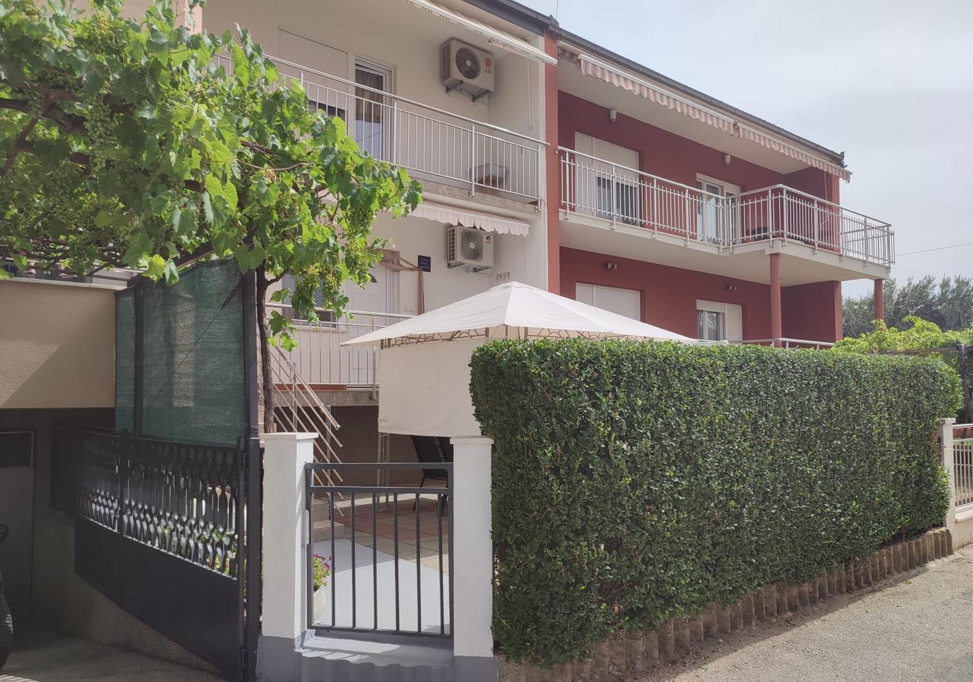 Angelina Apartman Kastela Exterior photo